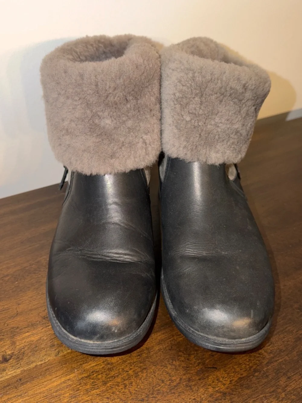 UGG cute leather